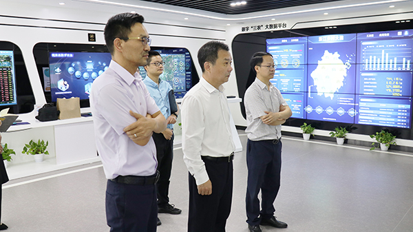 柴世民局長一行參觀托普云農(nóng)數(shù)字三農(nóng)展廳